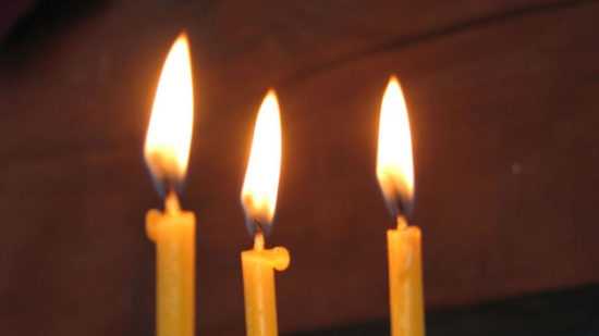 Три церковные свечи