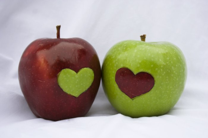 Любовные заговоры с яблоками